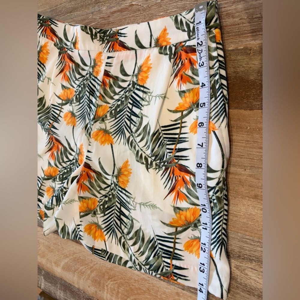 Carolina Belle Shorts Size 4 Floral White Orange and‎ Green - Picture 12 of 14